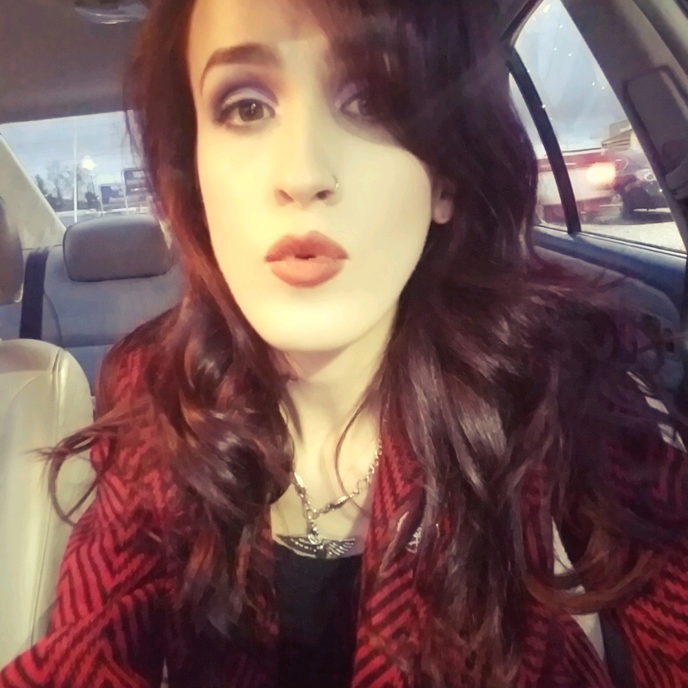 Meet your Posher, Cassandra